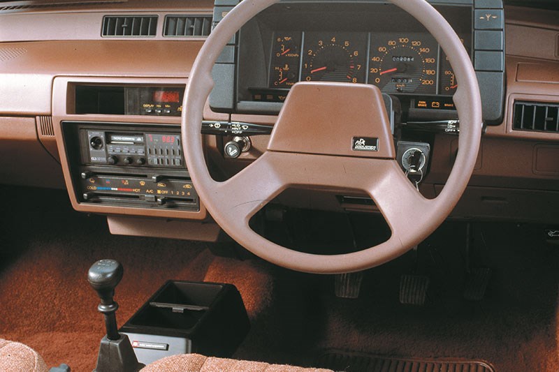 holden camira interior 2
