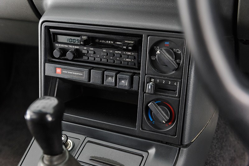 holden vn ss console