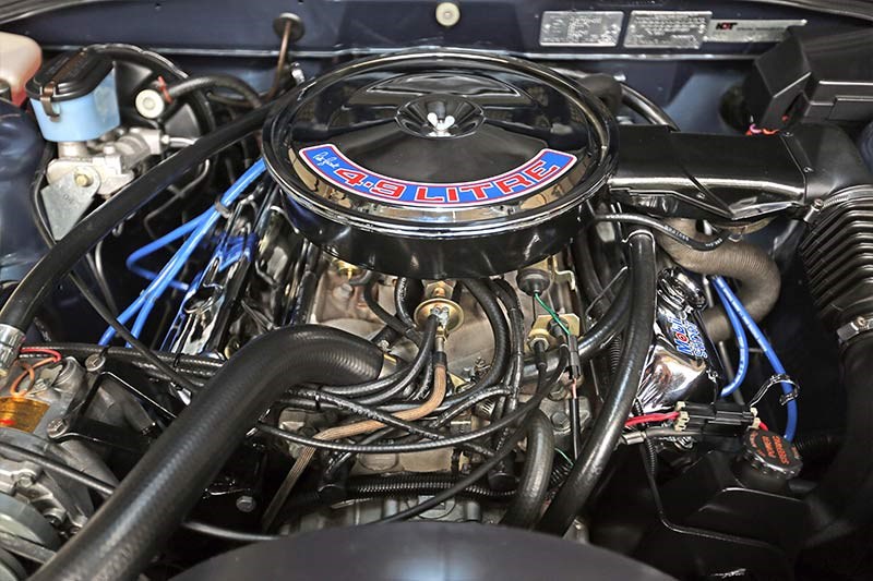 brock hdt director engine bay