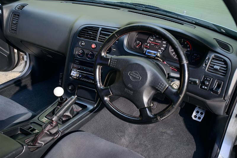 nissan skyline interior 2