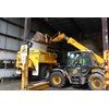 JCB Fastrac 3230 loading 7
