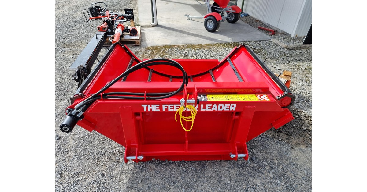 FEEDER LEADER THE BOSS BALE FEEDER for sale