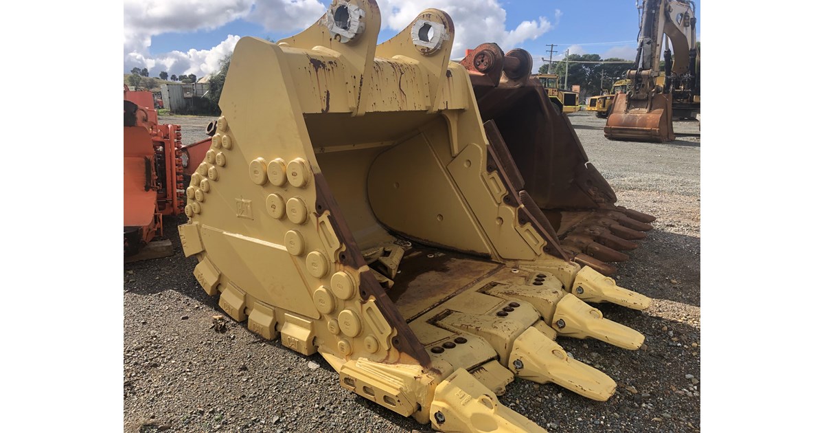 2021 CATERPILLAR 390DL ME EXTREME SERVICE GENUINE CAT BUCKET for sale