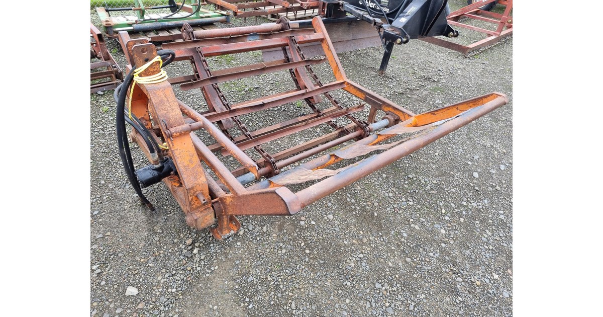 DML ROUND BALE FEEDER for sale