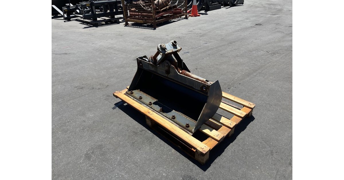OZ BUCKETS HYDRAULIC TILTING BATTER BUCKET for sale