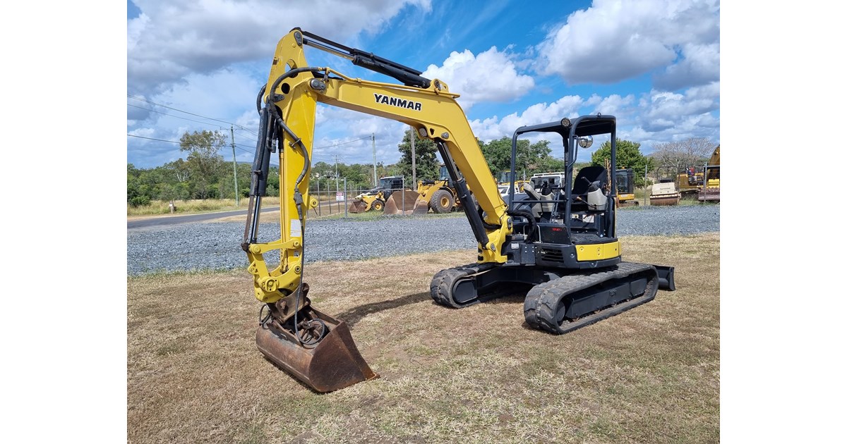 2017 YANMAR VIO556B for sale