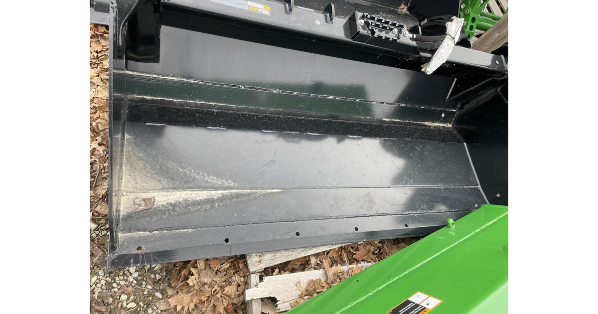 2011 JOHN DEERE SKID STEER BUCKET for sale