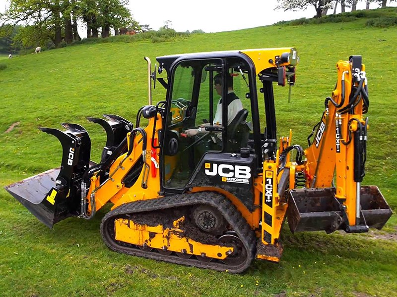 video-jcb-s-1cxt-tracked-backhoe-loader