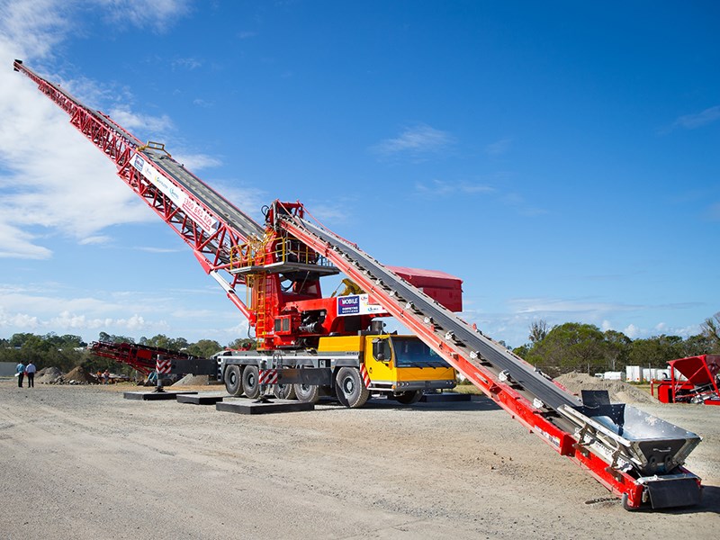 world-s-largest-mobile-conveyor-on-show-at-aimex