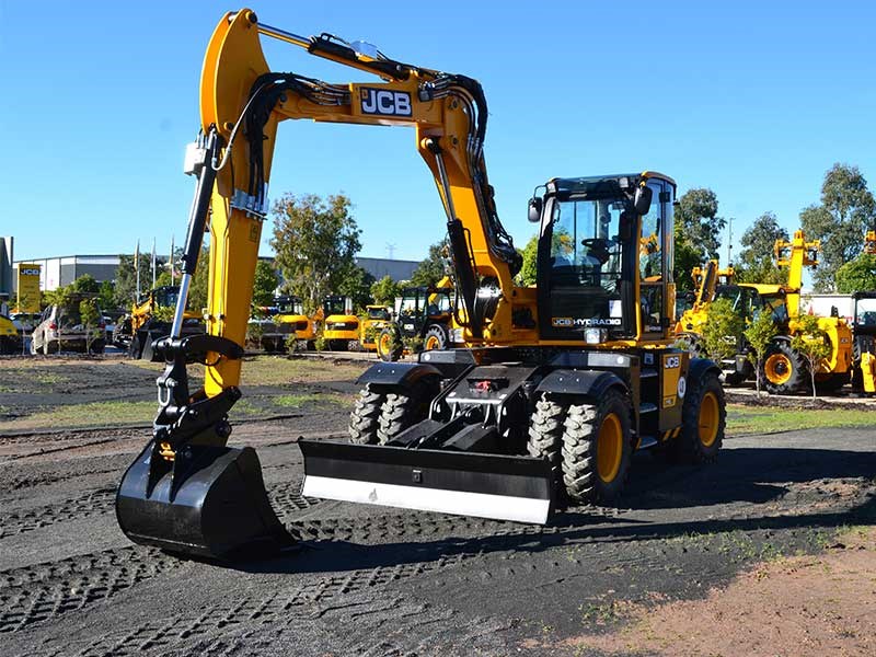 JCB Hydradig wheeled excavator review