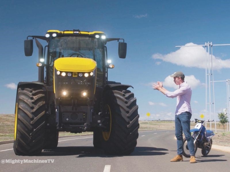 JCB Fastrac 8330 Review Test, Specs