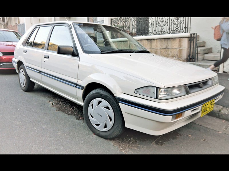 nissan pulsar n13 hatchback