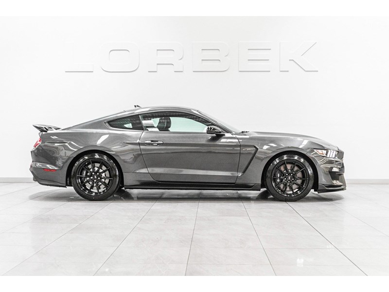 ford mustang 867323 008