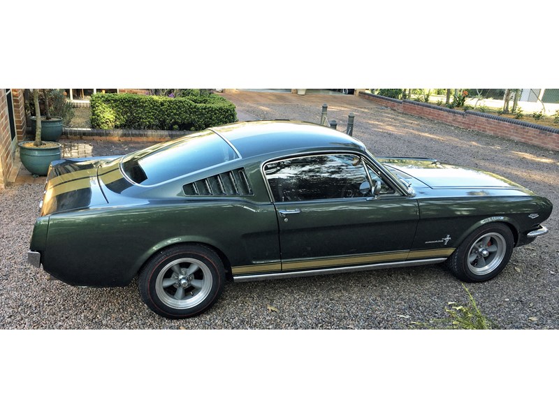 ford mustang 963919 002