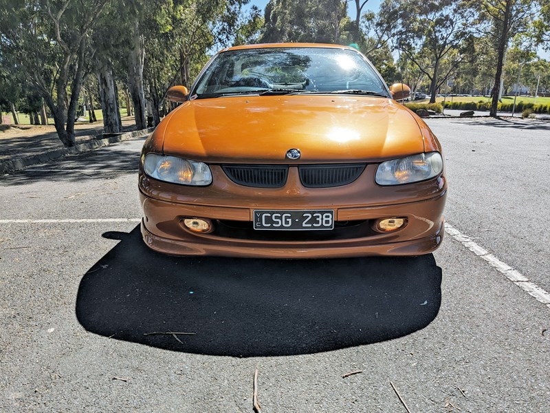 holden commodore ss 977946 002