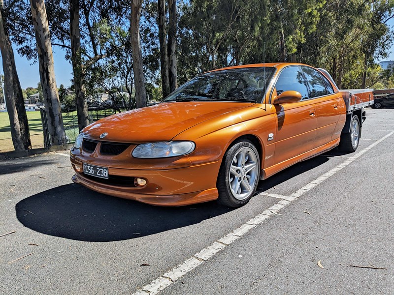 holden commodore ss 977946 003