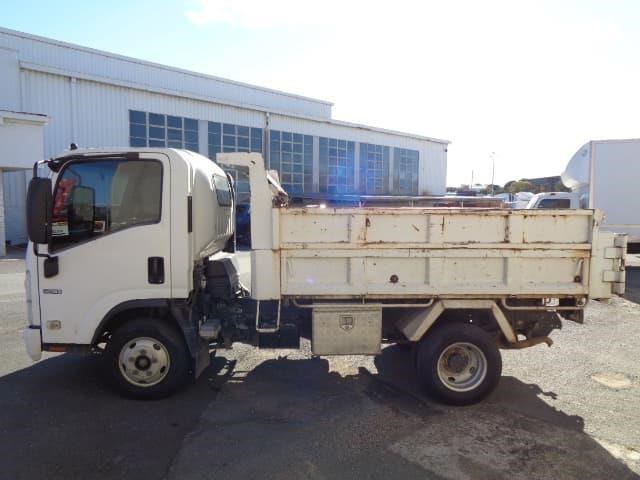 isuzu n series 862165 011