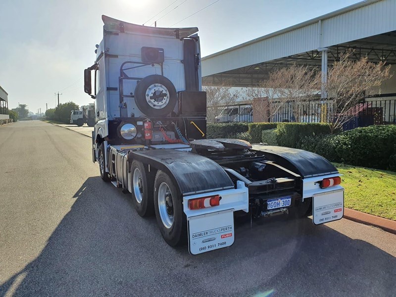 mercedes-benz actros 849409 011