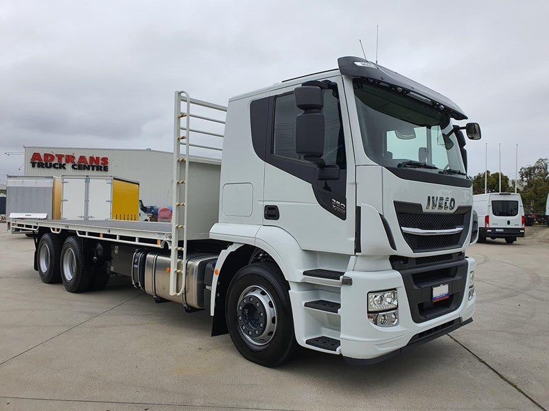 iveco stralis x-way 825203 055