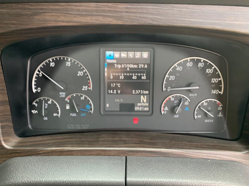 freightliner cascadia 801801 041