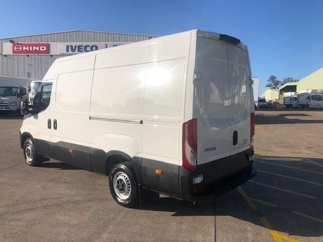 iveco daily 35s13 832742 009