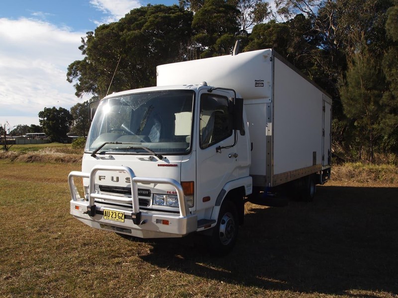 fuso fighter 854268 013