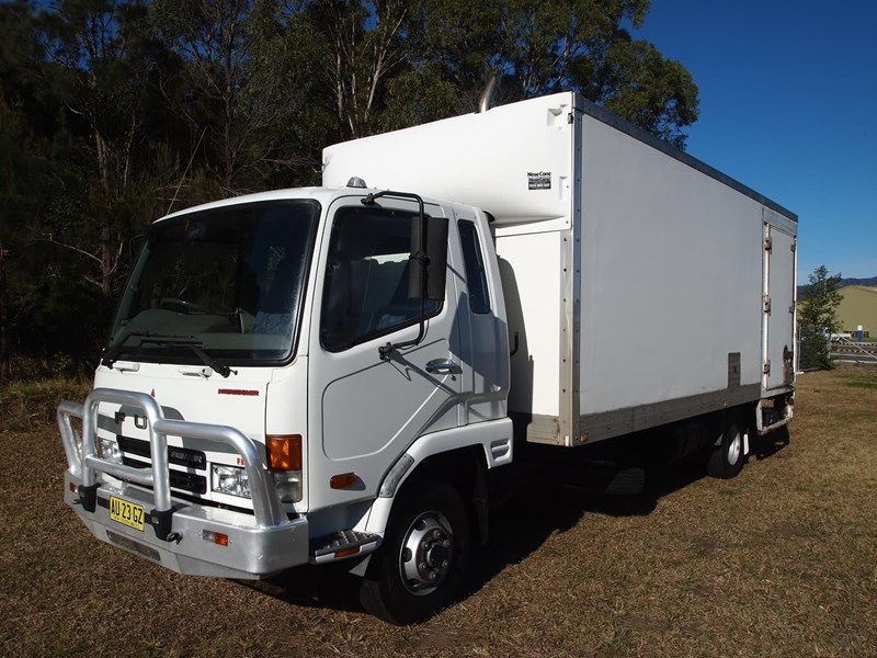 fuso fighter 854268 017