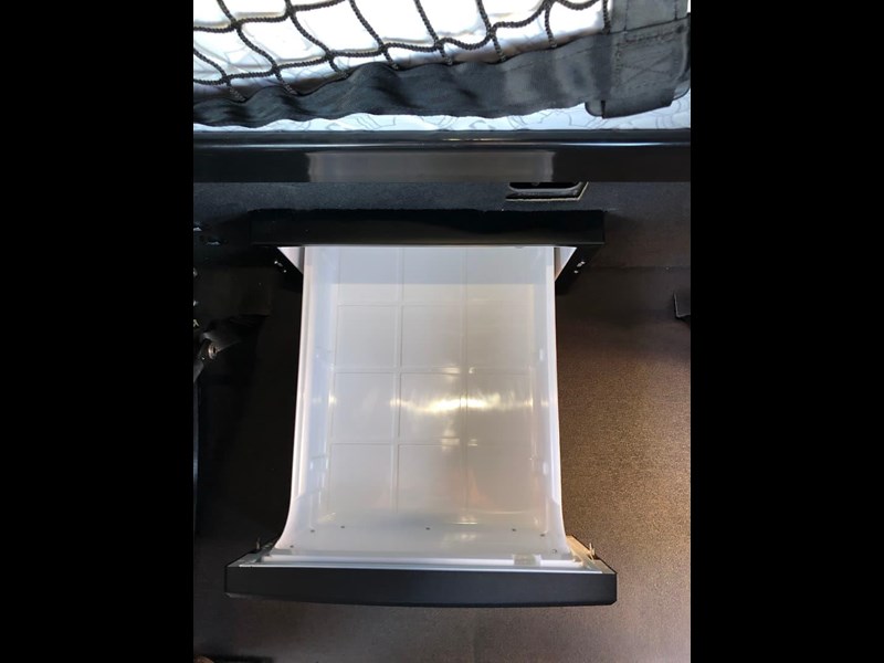 freightliner cascadia 841090 045