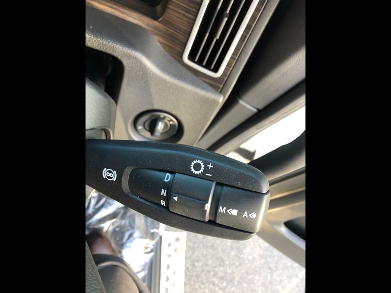freightliner cascadia 841090 037