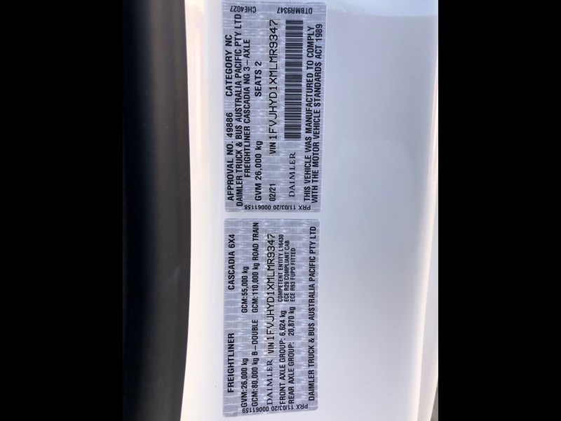freightliner cascadia 841090 029