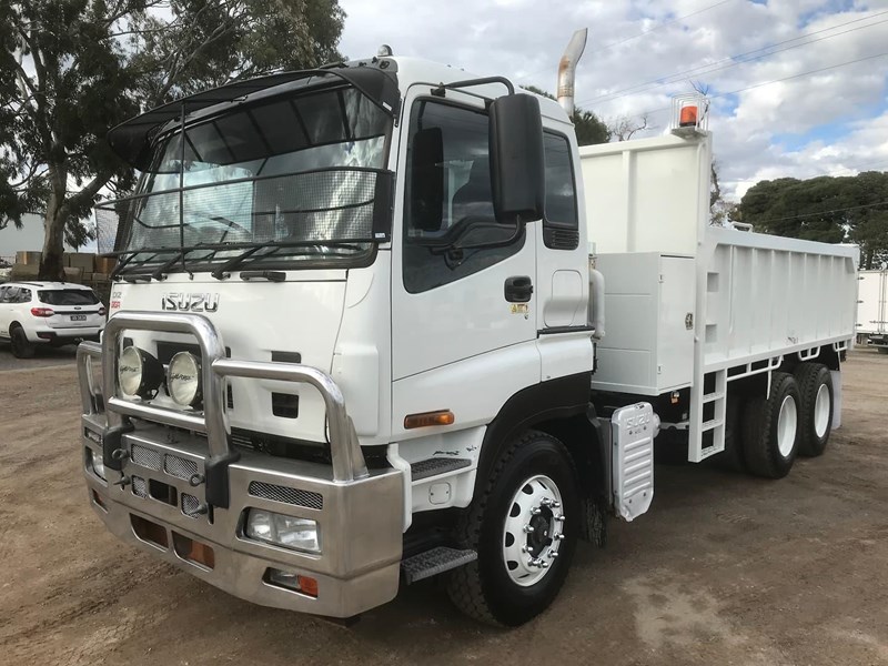 isuzu giga cxz 854696 031