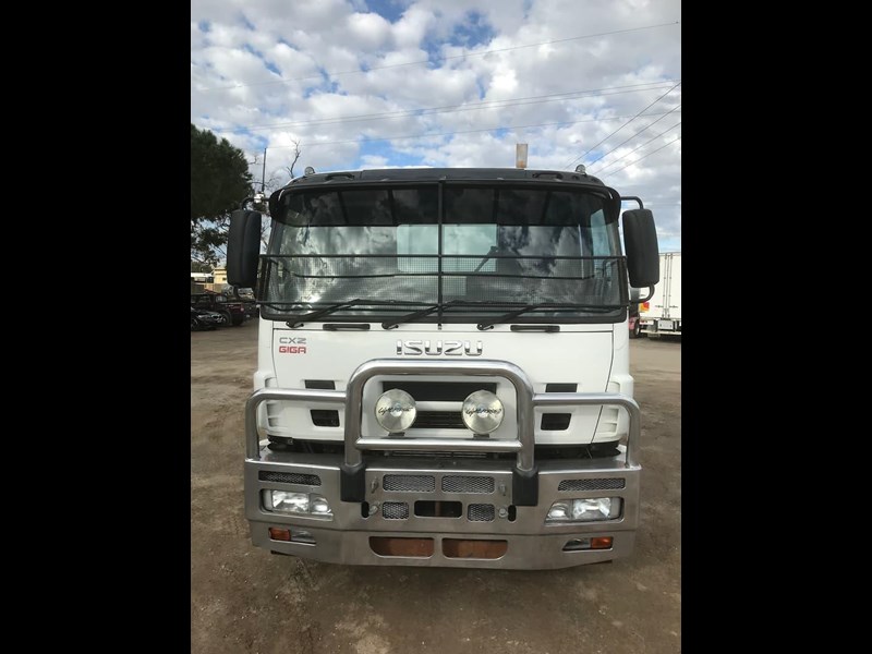 isuzu giga cxz 854696 025