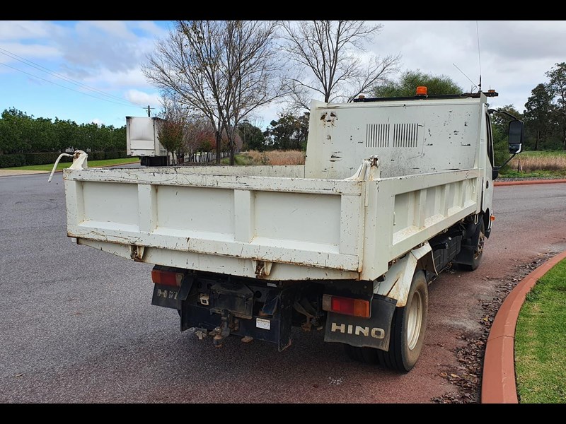 hino 300 series 853901 013