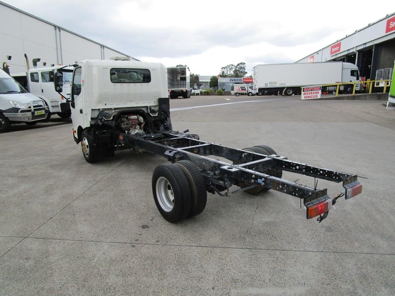 hino 300 series - 616 medium 858595 009