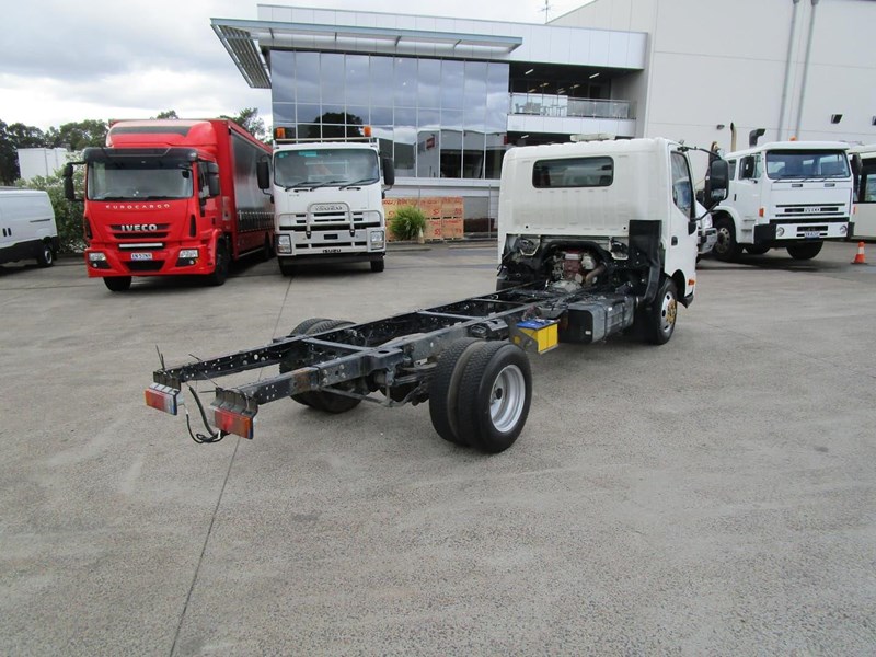 hino 300 series - 616 medium 858595 011