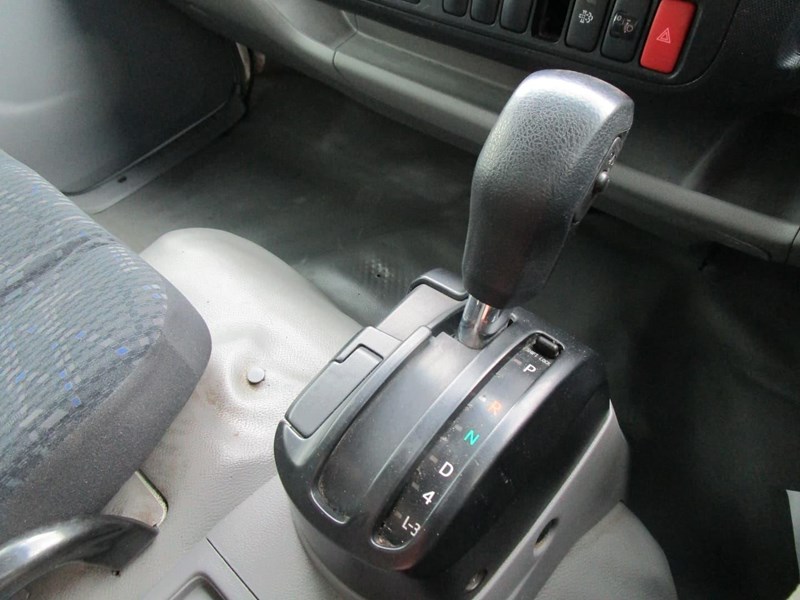 hino 300 series - 616 medium 858595 021