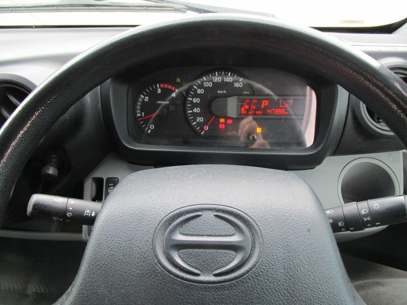 hino 300 series - 616 medium 858595 025