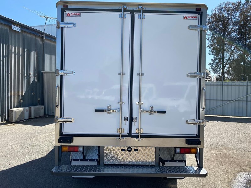 fuso canter 859982 011