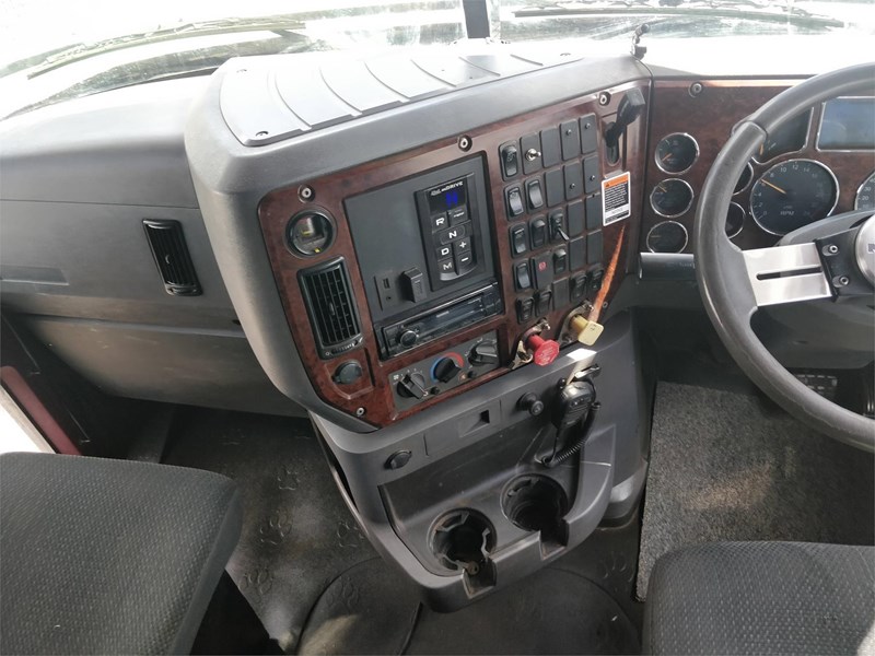 mack trident 863077 061