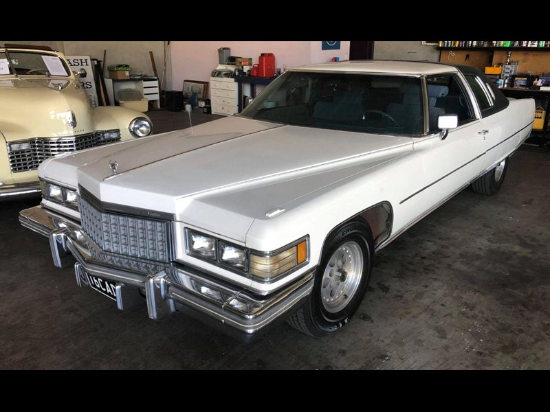 cadillac de ville 863404 001