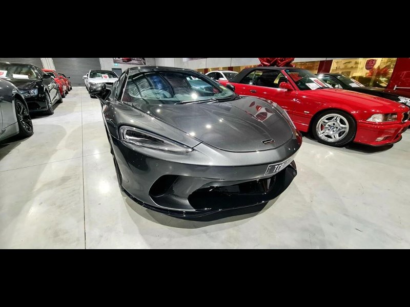 mclaren gt 863513 049