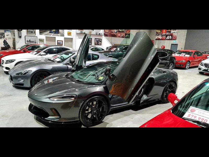 mclaren gt 863513 055