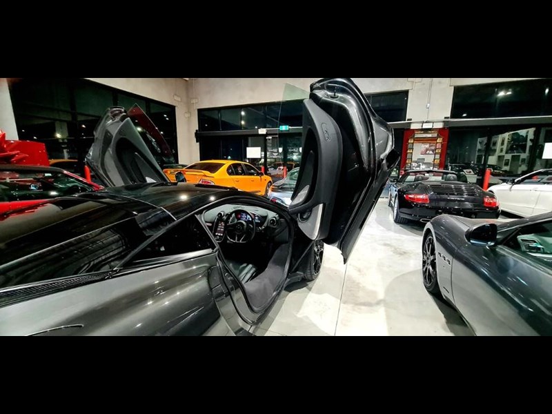 mclaren gt 863513 075