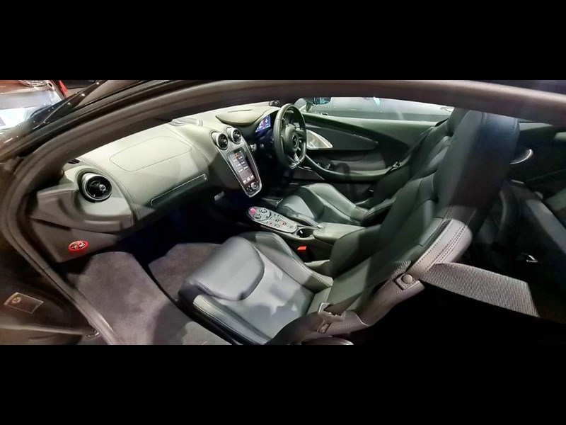 mclaren gt 863513 077