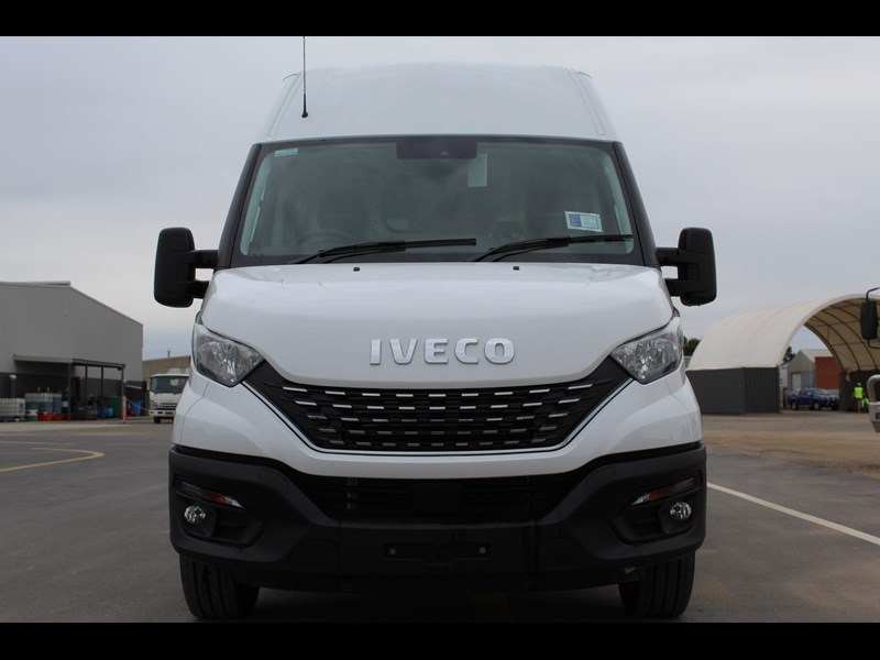 iveco daily 35s18 850527 007