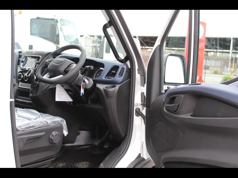 iveco daily 35s18 850527 019