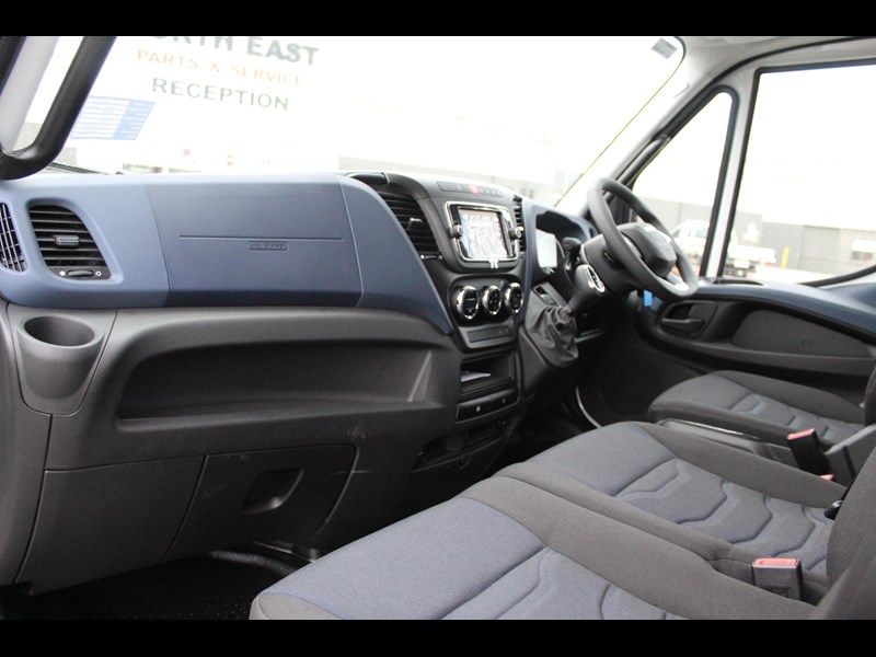 iveco daily 35s18 850527 023