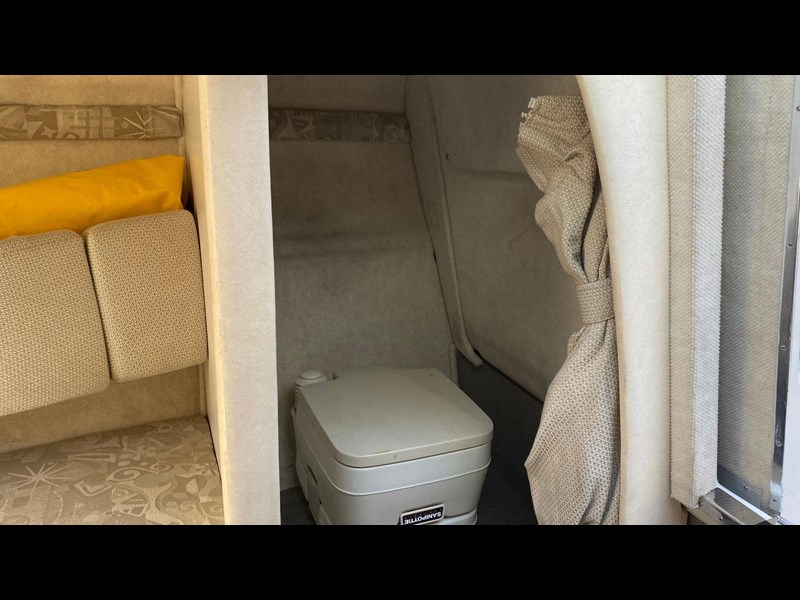 sea ray 215 weekender 863601 049