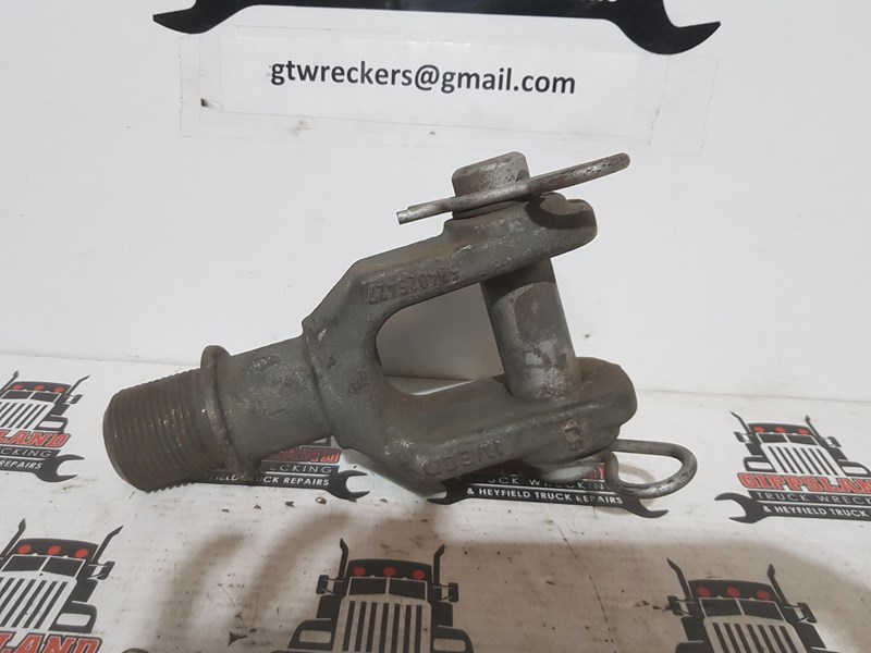 iveco tow point 504025427 iveco 863785 001