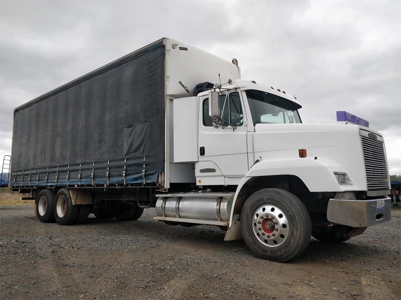 freightliner fl112 863805 001